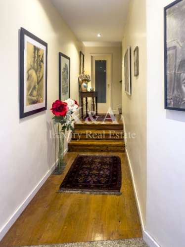 Moradia com jardim localizada na Foz Velha.