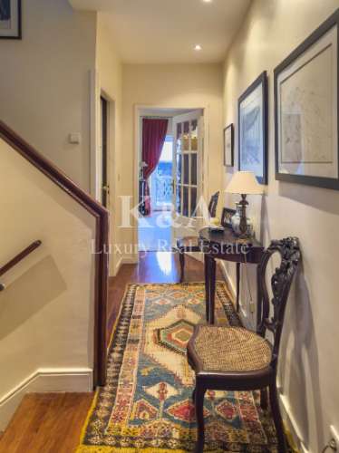 Moradia com jardim localizada na Foz Velha.