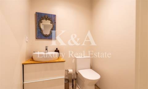 Moradia T4+1 com quatro frentes em zona nobre de Leça da Palmeira.