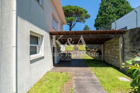 Moradia T3 com jardim perto do Parque da Cidade.