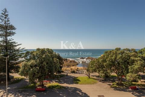 Apartamento T3 com localização privilegiada, na Foz.