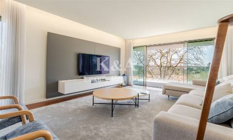 Apartamento T4 em condomínio fechado