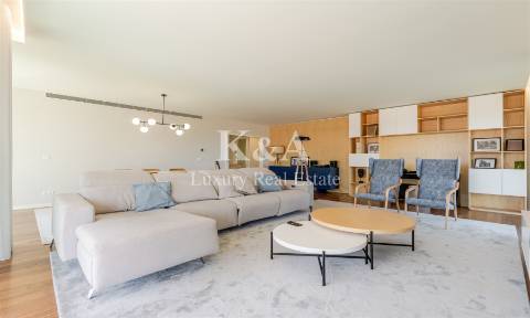 Apartamento T4 em condomínio fechado