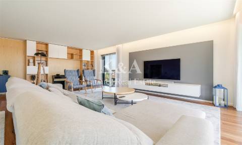 Apartamento T4 em condomínio fechado