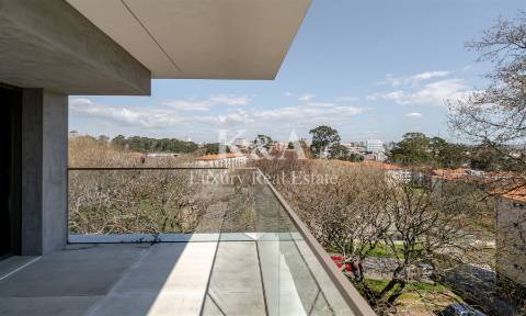 Apartamento T4 em condomínio fechado