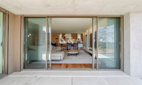 Apartamento T4 em condomínio fechado