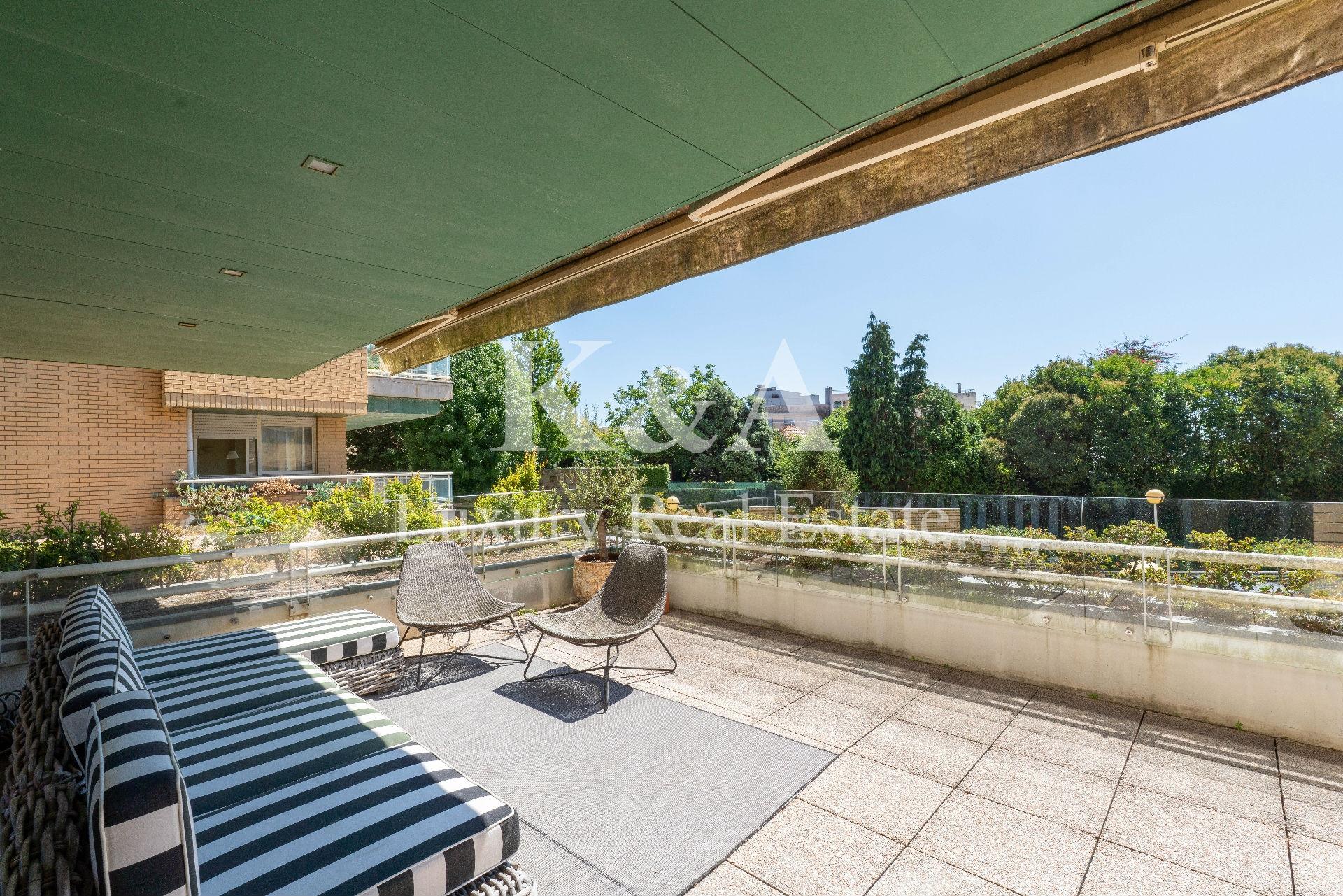 T3+1 com terraço na Foz