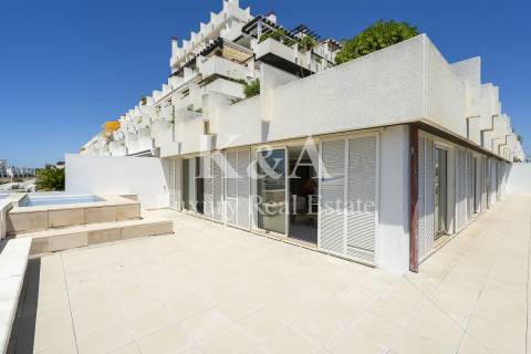 Apartamento T3 na Marina de Vilamoura, Algarve.