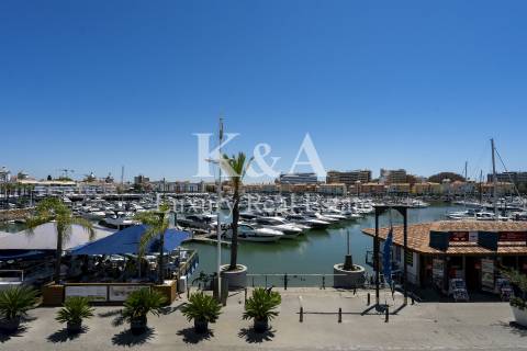 Apartamento T3 na Marina de Vilamoura, Algarve.