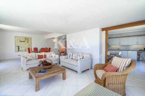 Apartamento T3 na Marina de Vilamoura, Algarve.