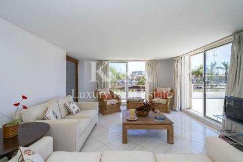 Apartamento T3 na Marina de Vilamoura, Algarve.