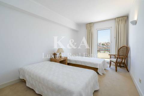 Apartamento T3 na Marina de Vilamoura, Algarve.