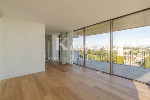 Apartamento T4 com vistas panorâmicas na Foz.
