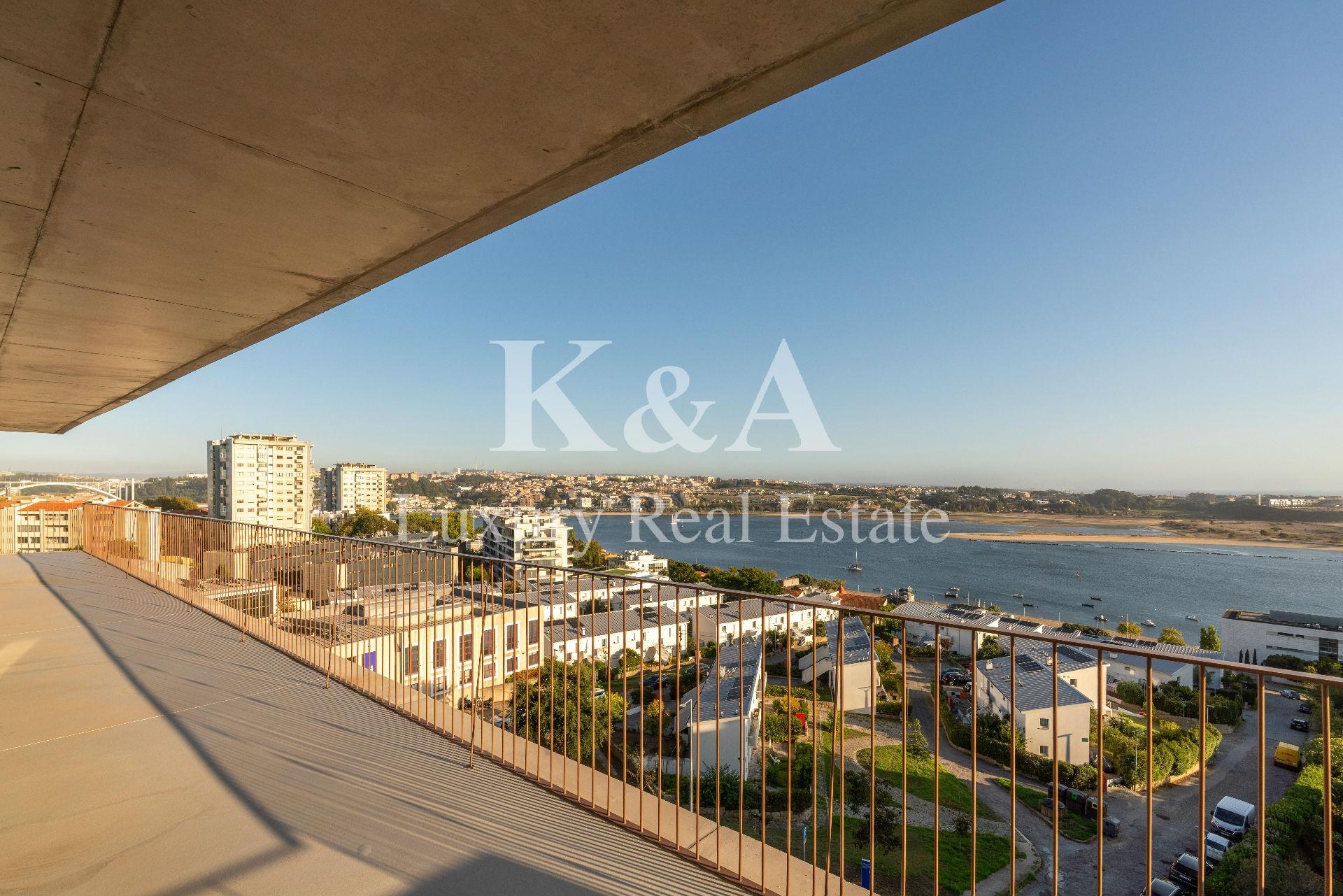 Apartamento T4 com vistas panorâmicas na Foz.