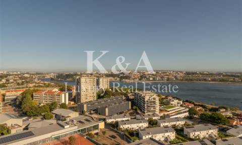 Cobertura T4 com vistas panorâmicas na Foz