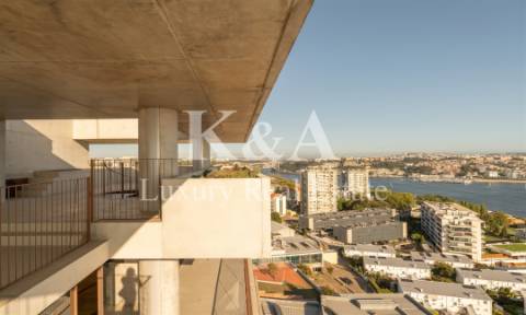 Cobertura T4 com vistas panorâmicas na Foz