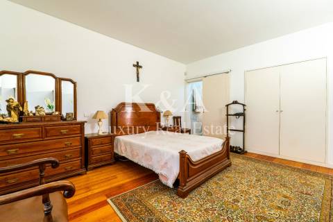 Moradia T3 com jardim no centro histórico de Leça.