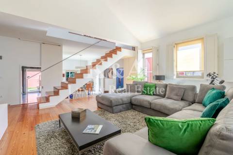 Moradia T3 com jardim no centro histórico de Leça.