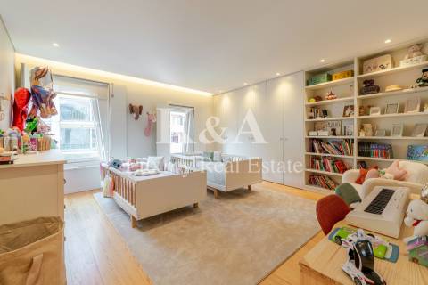 Moradia T3 com jardim e piscina no Porto.