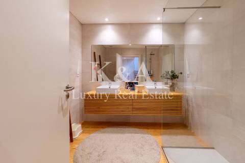 Moradia T3 com jardim e piscina no Porto.