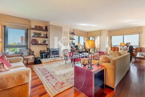 Apartamento T4+1 na Foz