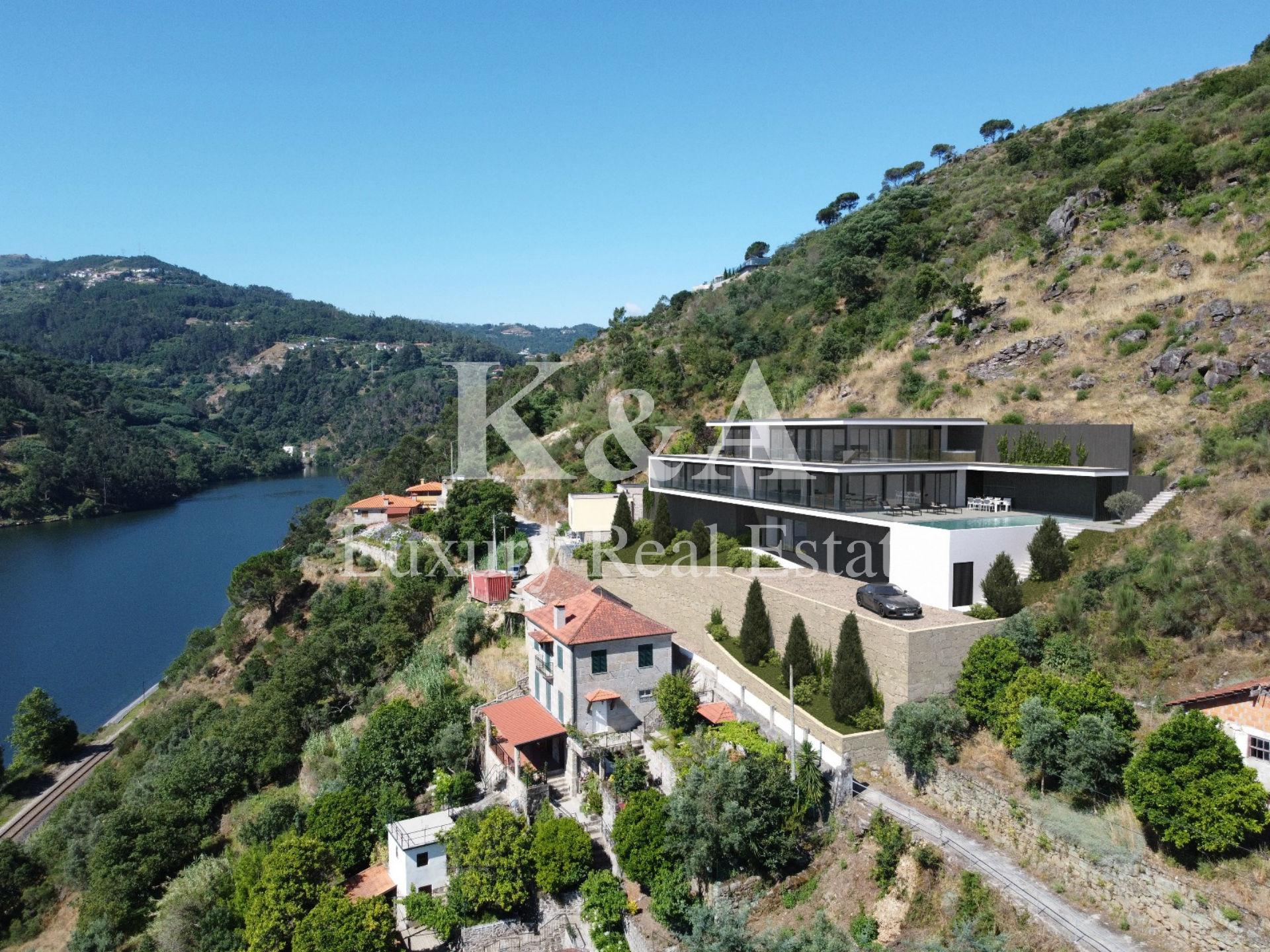 Moradia V6 com vistas fantásticas sobre o rio Douro.