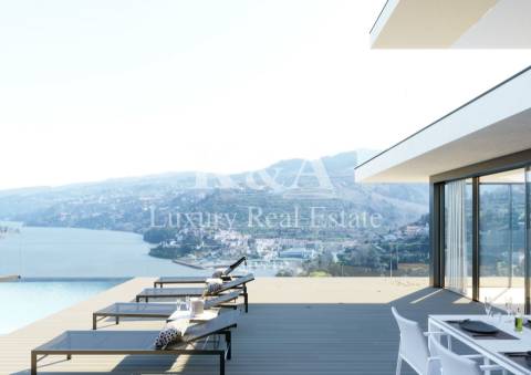 Moradia V6 com vistas fantásticas sobre o rio Douro.