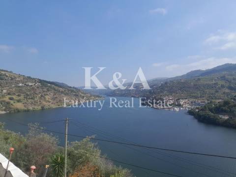 Moradia V6 com vistas fantásticas sobre o rio Douro.