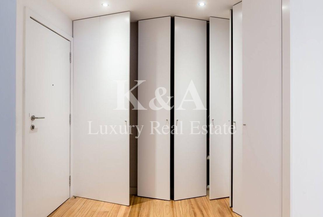 Apartamento totalmente renovado com vista mar, na Foz.