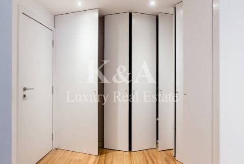 Apartamento totalmente renovado com vista mar, na Foz.