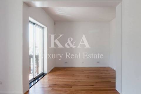 Apartamento totalmente renovado com vista mar, na Foz.