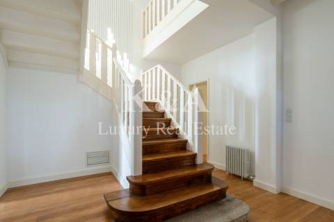 Moradia isolada no Bairro de Hollywood