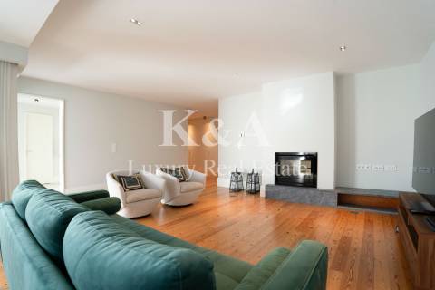 Apartamento T4 em Serralves