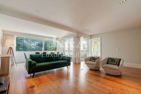 Apartamento T4 em Serralves