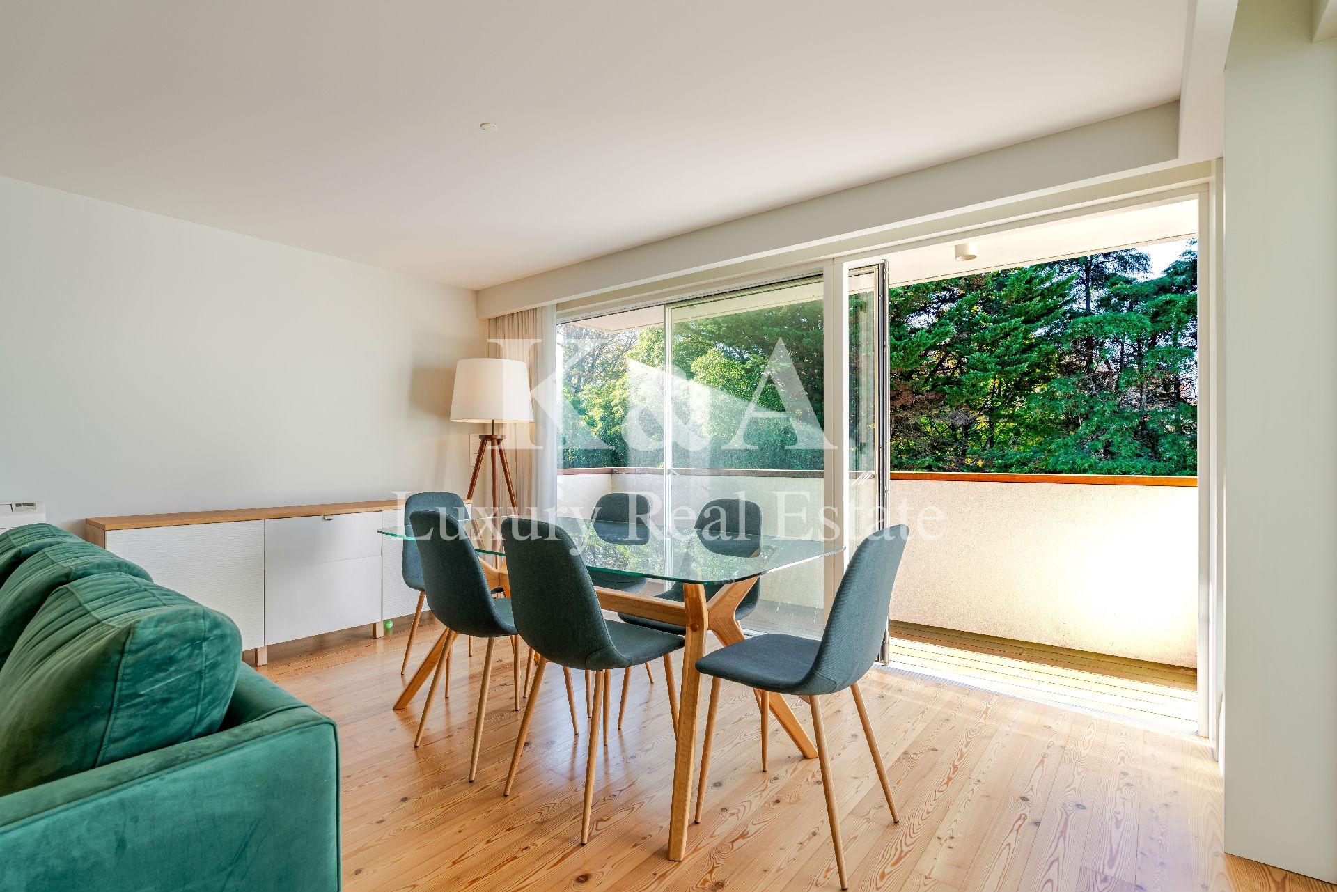 Apartamento T4 em Serralves