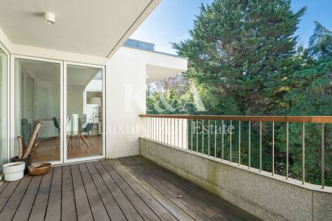 Apartamento T4 em Serralves