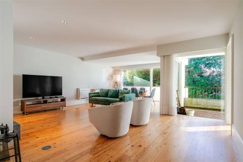 Apartamento T4 em Serralves