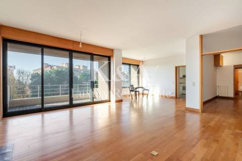 Apartamento T3+1 na Foz