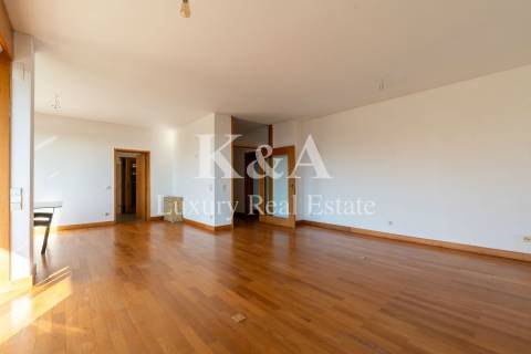 Apartamento T3+1 na Foz