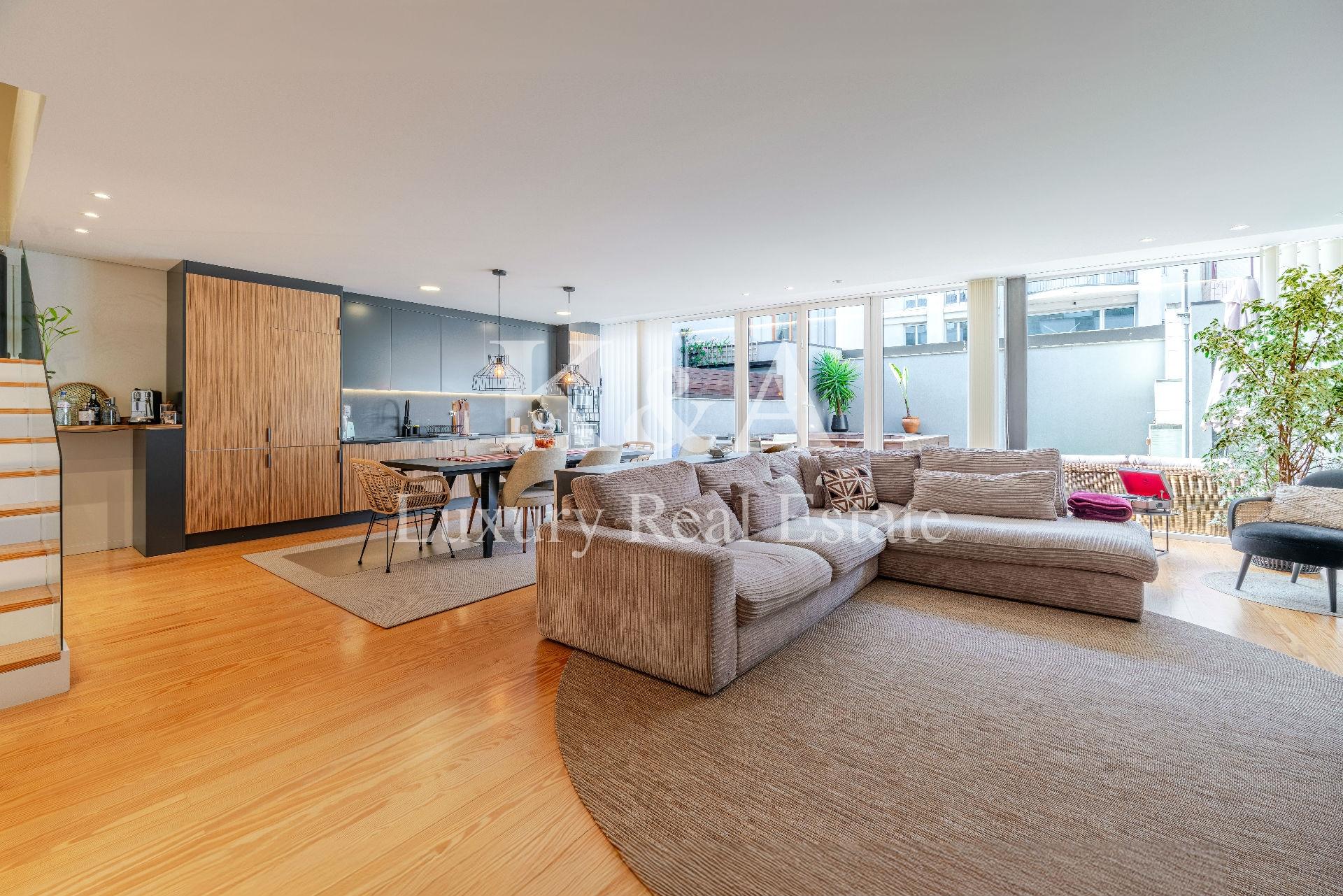 Moradia T3 com jardim e piscina no Porto.