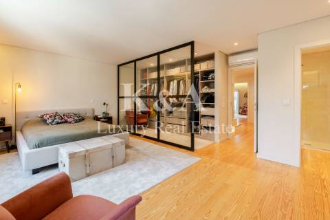 Moradia T3 com jardim e piscina no Porto.