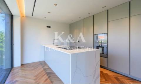 Apartamento T4 com  acabamentos de luxo.