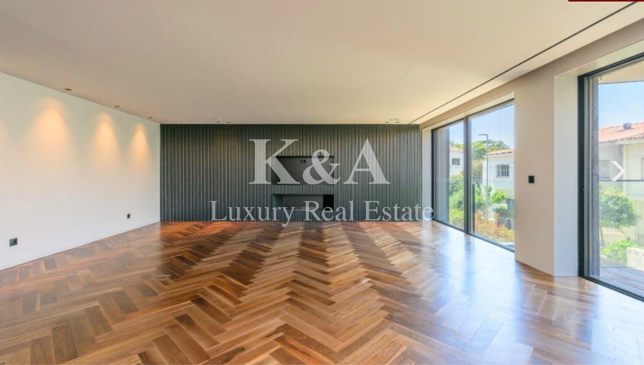 Apartamento T4 com  acabamentos de luxo.