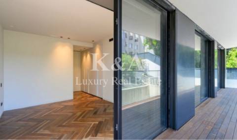 Apartamento T4 com  acabamentos de luxo.