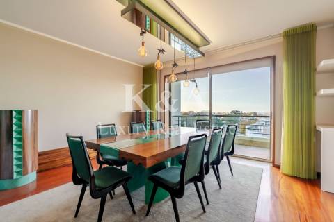 Apartamento T3, com vistas mar, na Foz.