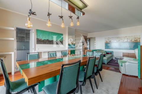 Apartamento T3, com vistas mar, na Foz.