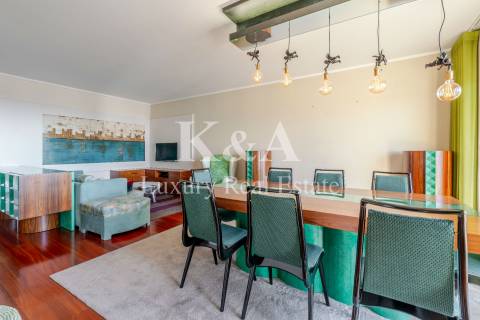 Apartamento T3, com vistas mar, na Foz.