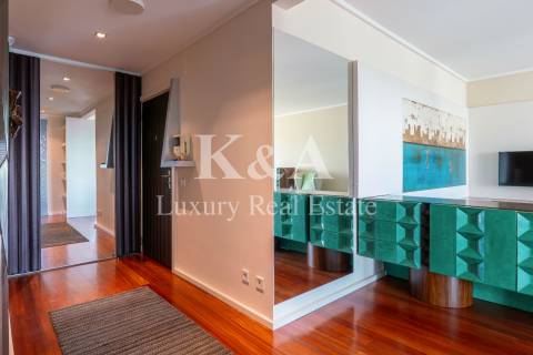 Apartamento T3, com vistas mar, na Foz.