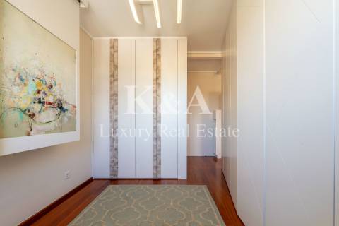 Apartamento T3, com vistas mar, na Foz.