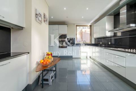 Moradia T4 com jardim e piscina